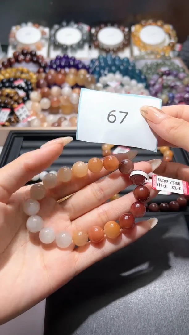 【闪购商品】水晶手串未镶嵌兔毛多样性发其一约11mm