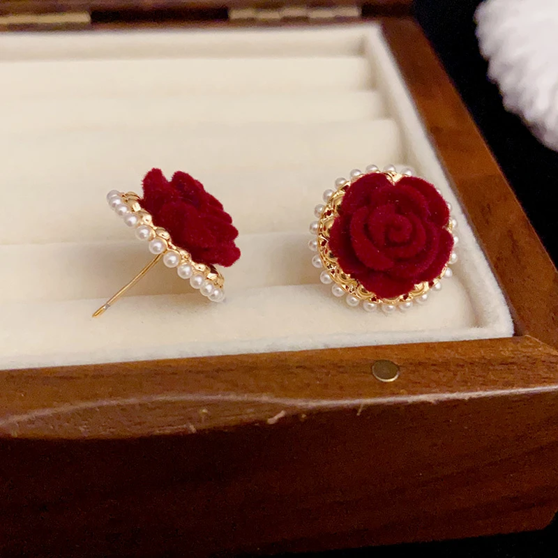 铜合金耳饰 法式复古植绒红玫瑰耳钉