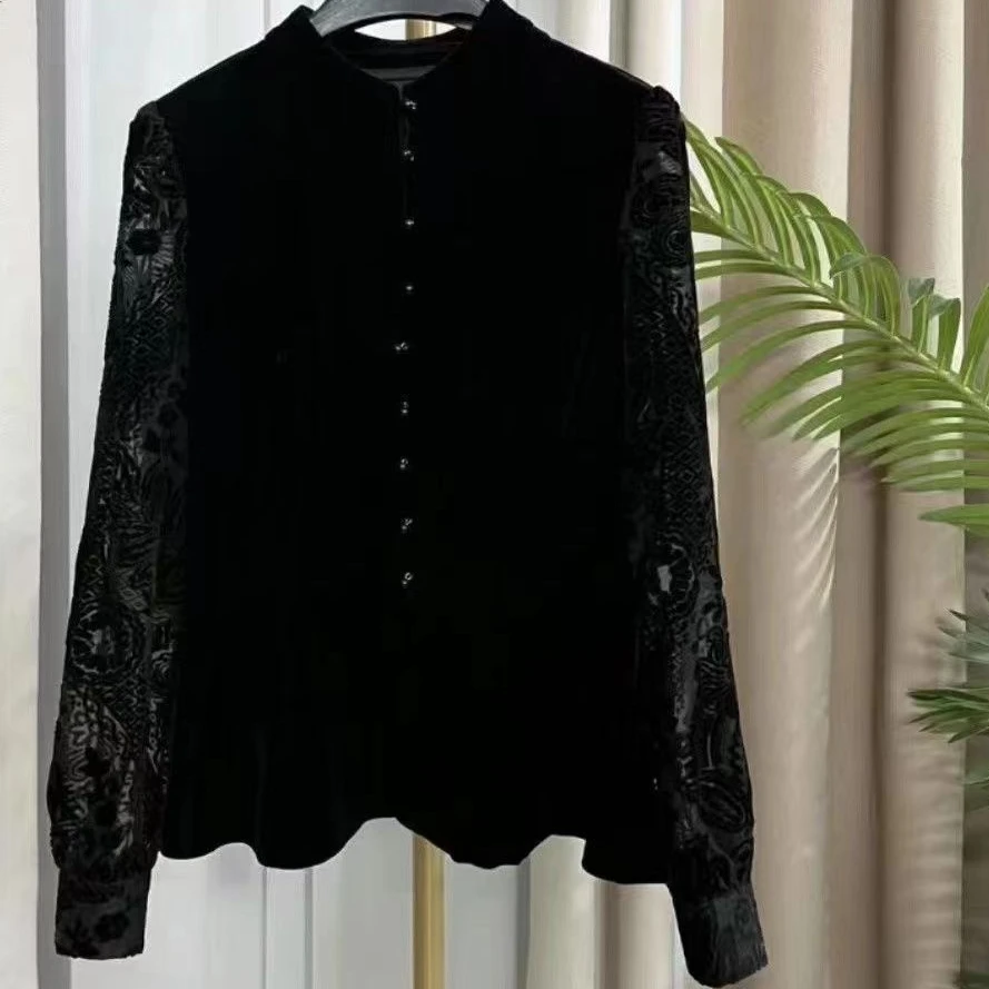 H1-0015-1丝绒拼接长袖九粒扣雕花上衣