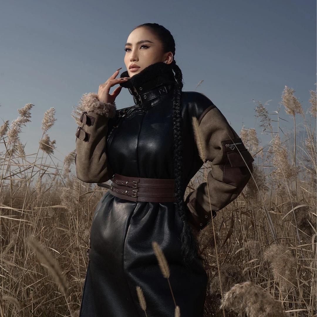 【黛尔玛精品服饰4】设计师冬季新款女士拼接加厚长款外套D9091