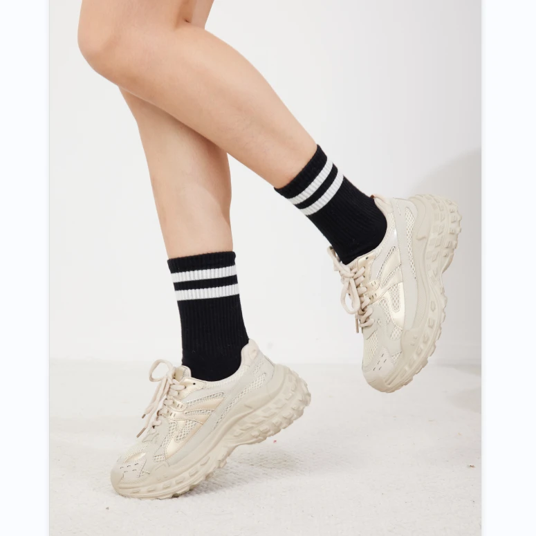 爱依服轮胎增高显腿鞋运动网面休闲鞋网鞋旅游新款秋冬防滑旅游鞋