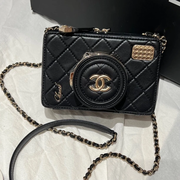99新 Chanel/香奈儿 24S 相机包单肩斜挎包 黑金 羊皮
