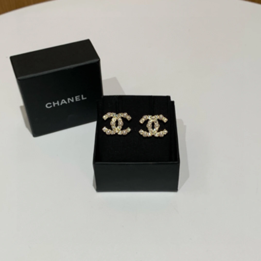 99新 Chanel/香奈儿 22P 耳钉 珍珠加水钻
