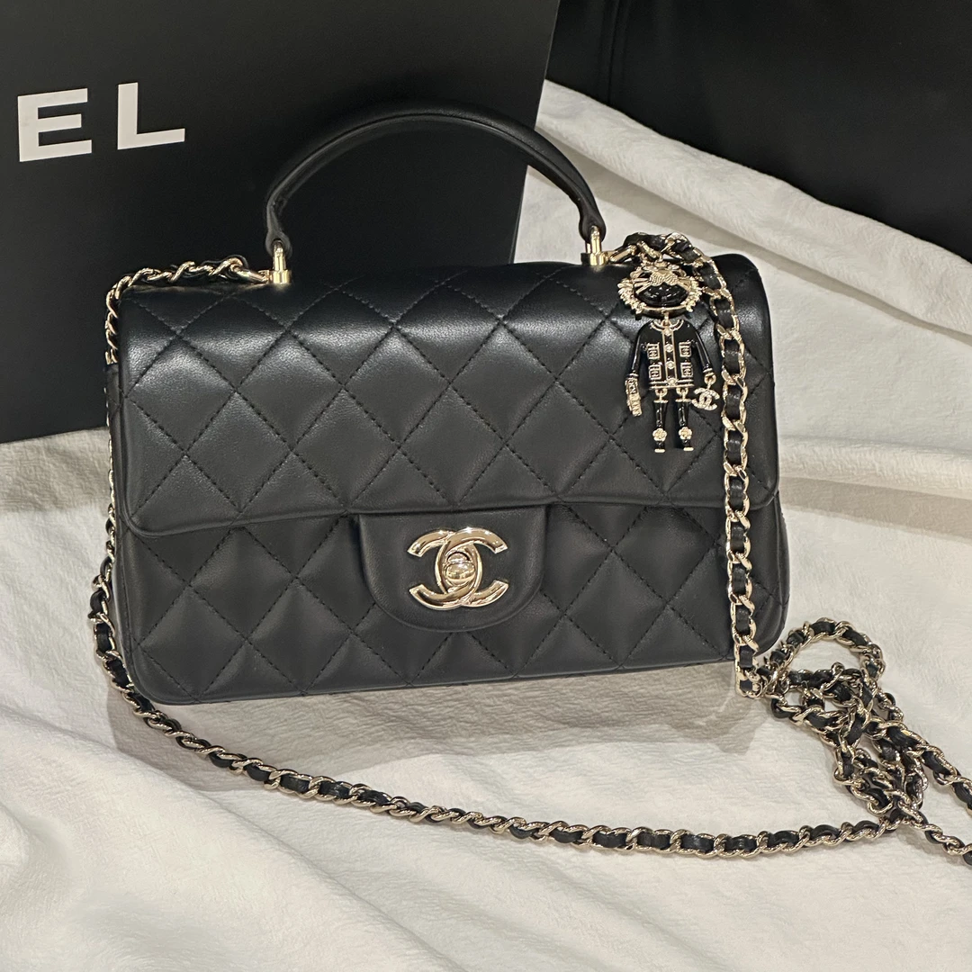 95新 Chanel/香奈儿 Chanel22P限量款手柄CF大mini黑金小狮子吊坠