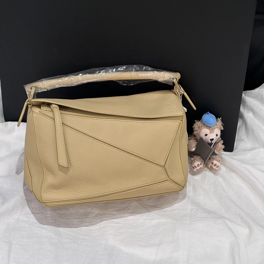 95新 LOEWE/罗意威 Loewe puzzle 小号黄油色金扣