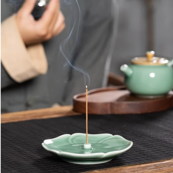 尚唐青瓷家用茶道配件室内桌面摆件荷蕊香插香道