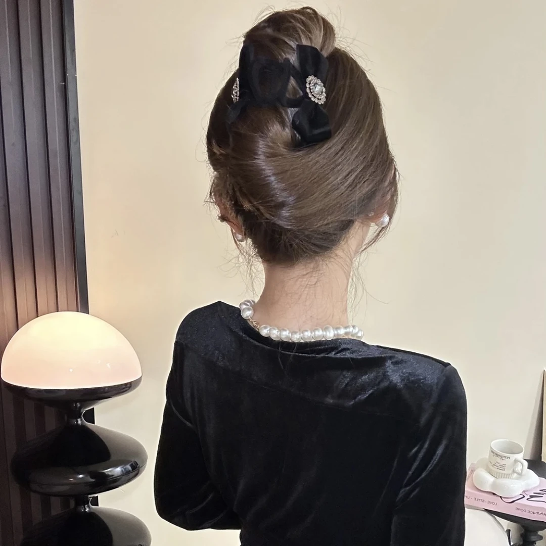 黑茶色～秋冬黑色高级感丝绒蝴蝶结抓夹中号水钻后脑勺发夹鲨鱼夹