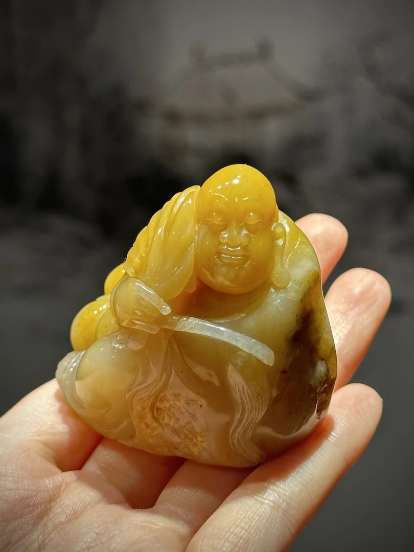 昌化田黄一沉思罗汉