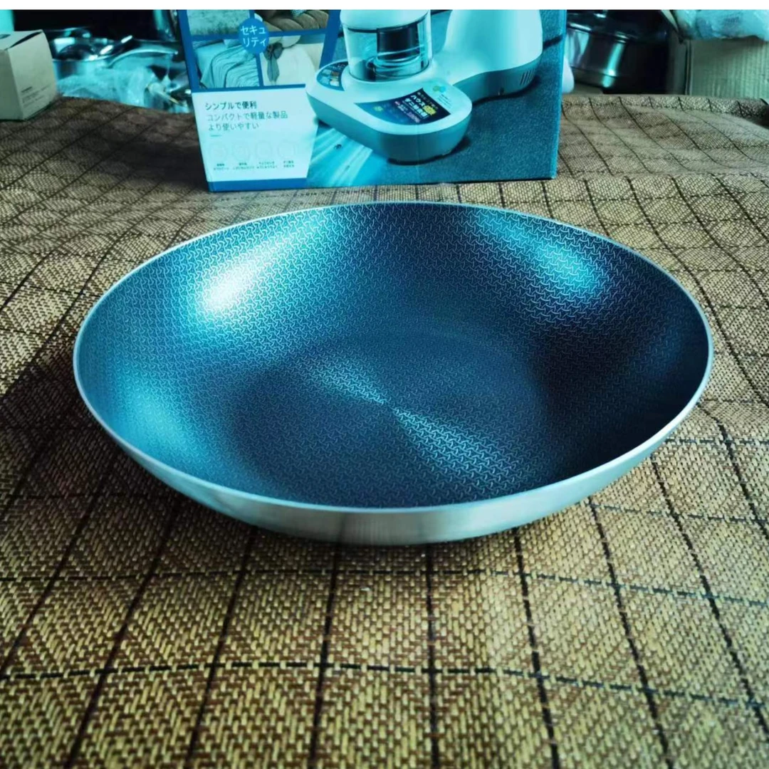 【天天粉丝专属】30深盘  无边炒锅锅胚  不挑灶具（花纹随机）