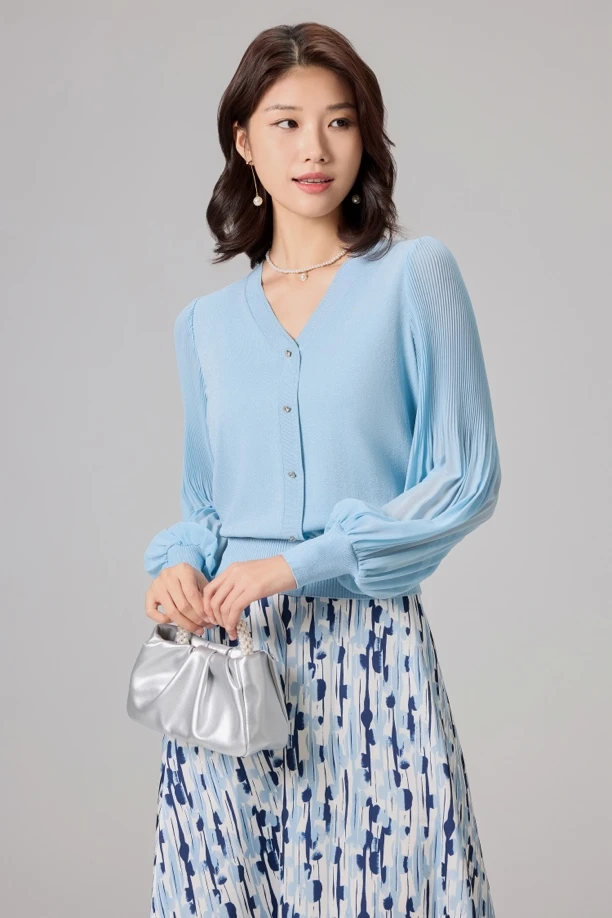 姚领YAOLY冰蓝色针织衫