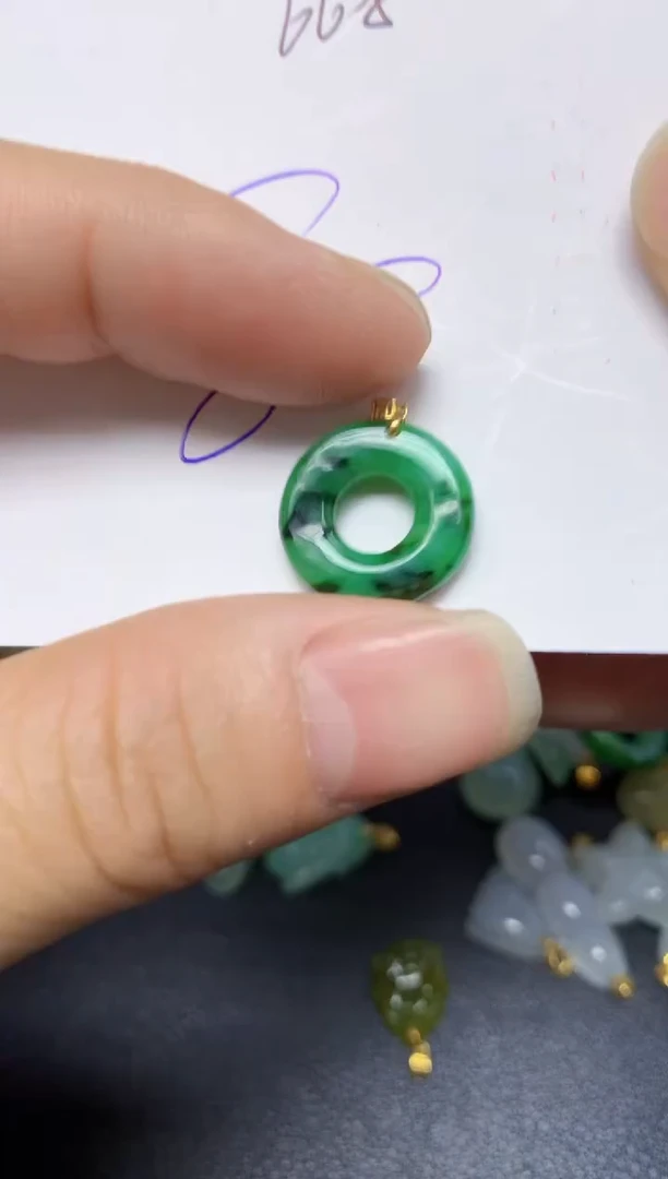 【闪购商品】翡翠挂件18K金镶嵌    天然翡翠A货