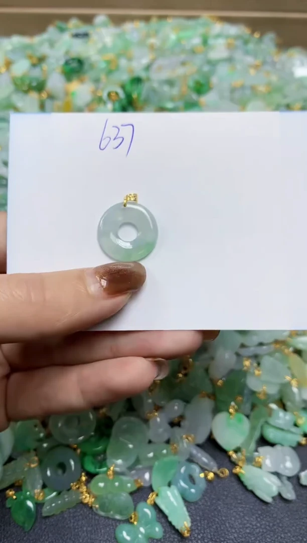 【闪购商品】翡翠挂件18K金镶嵌  天然绚甸A货翡翠