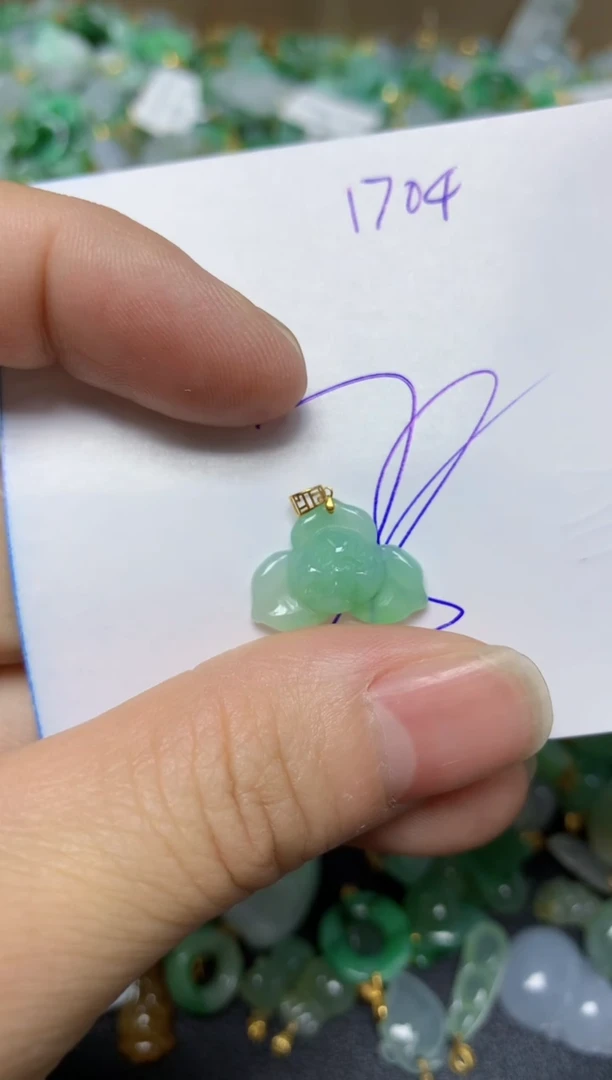 【闪购商品】翡翠挂件18K金镶嵌    天然翡翠A货