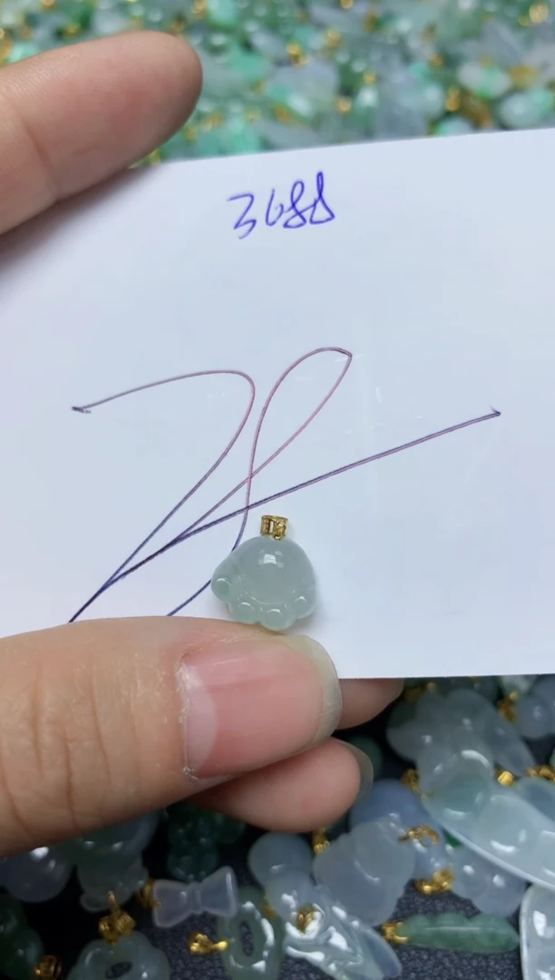 【闪购商品】翡翠挂件18K金镶嵌    天然翡翠A货