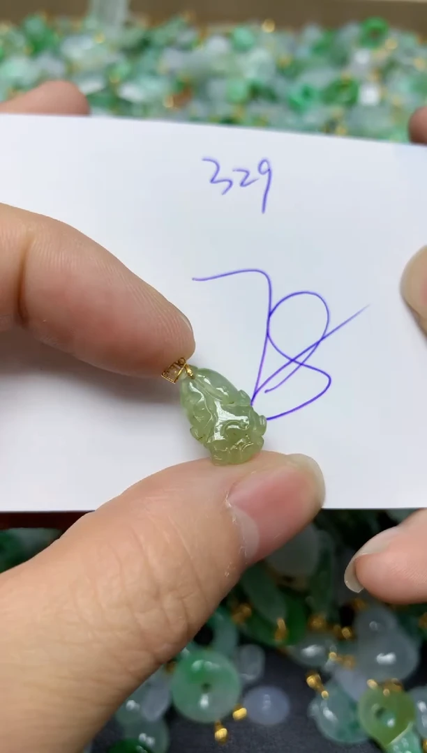 【闪购商品】翡翠挂件18K金镶嵌 天然翡翠A货