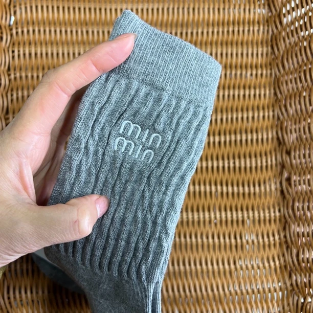 喜大金朵刺绣字母