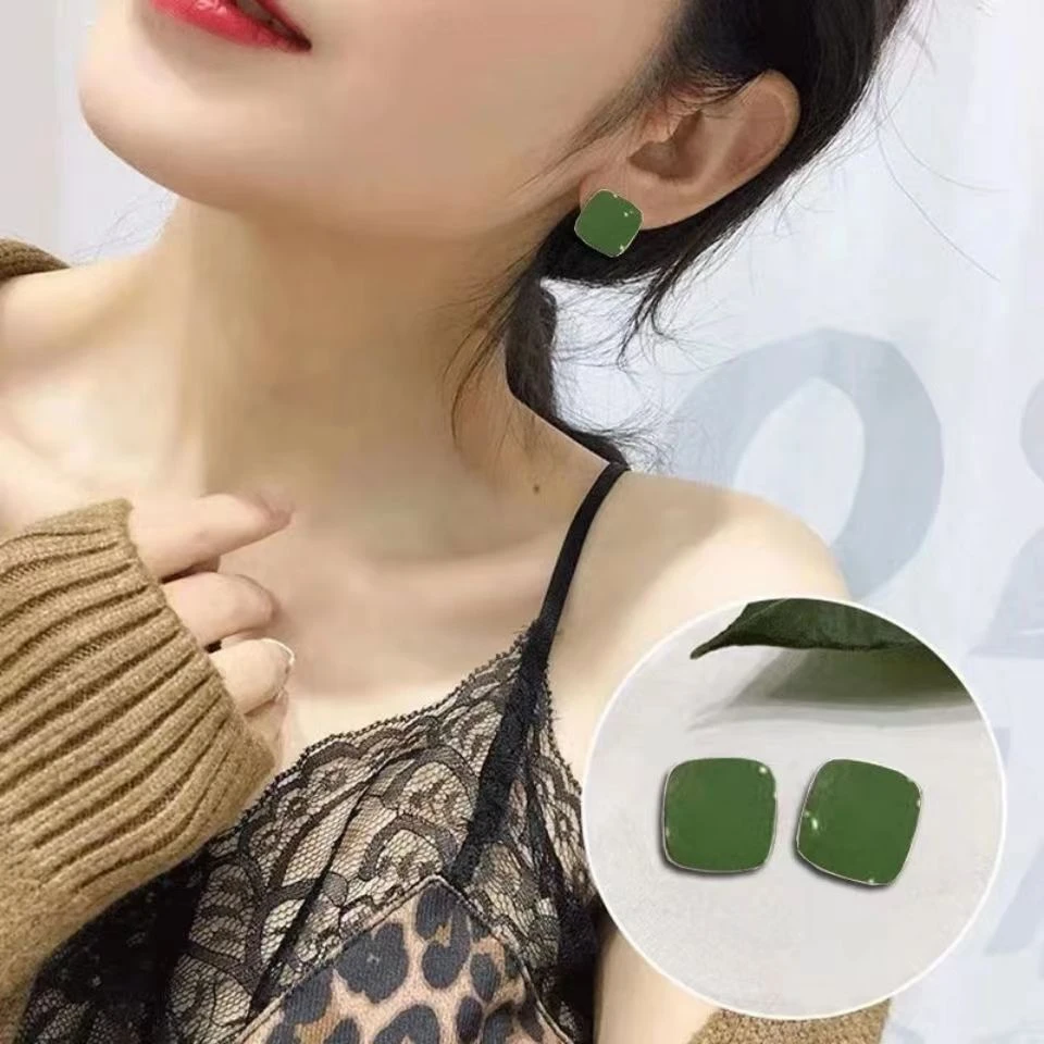 铜合金耳饰 【54号】『轻涩』港风清新精致镶嵌素款法式小巧耳钉C-010