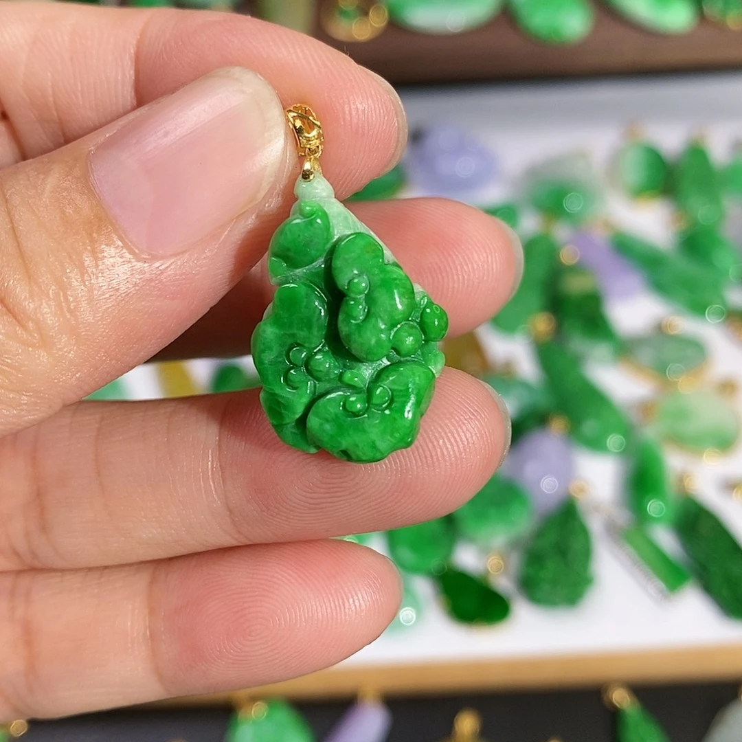 翡翠吊坠(不含链)18K金镶嵌