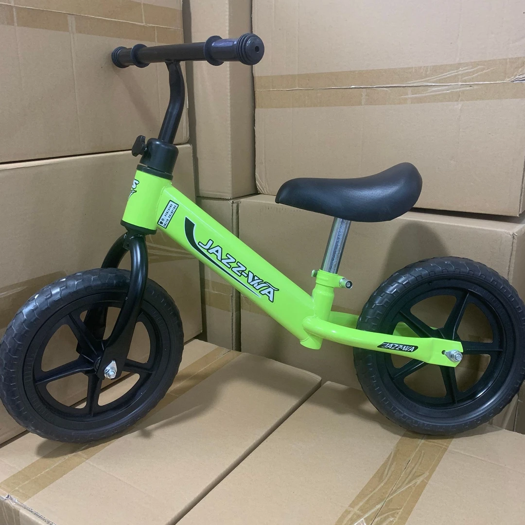 【粉丝福利】幼儿儿童滑板平衡车儿童多功能平衡车 颜色随机发y