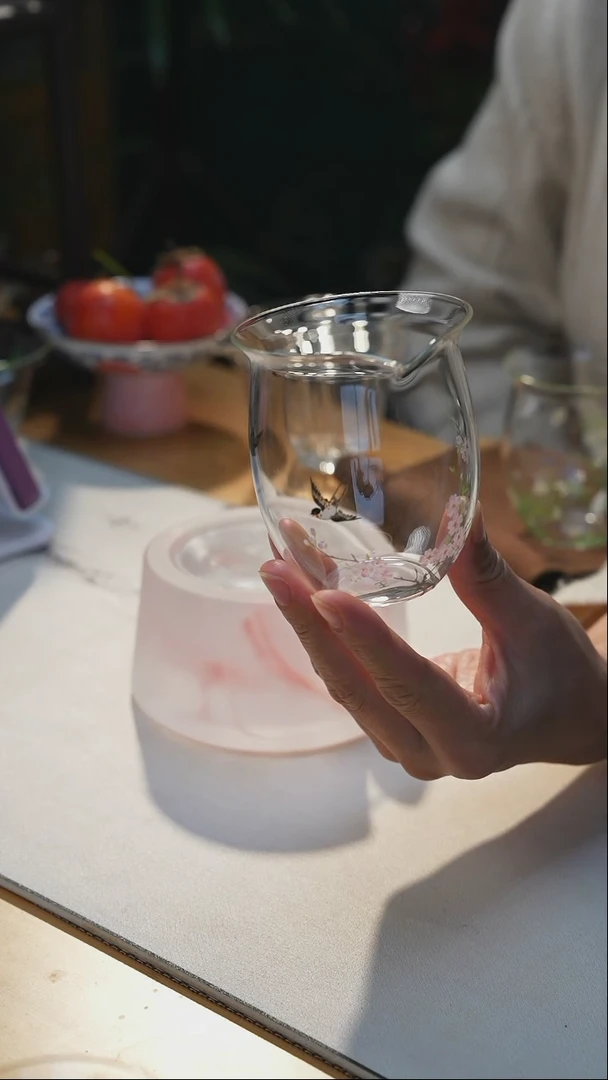 【闪购商品】玉见春归手绘玻璃公道杯