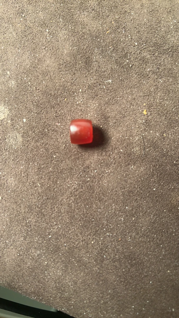 酒红色直孔道玛瑙珠美观独特
