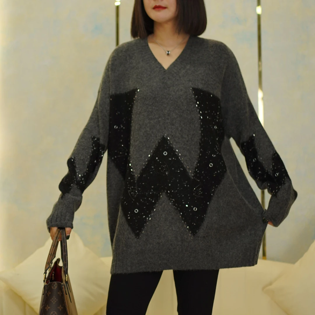 时尚洋气高级感上衣2024冬季新款微胖女装高档气质显瘦百搭毛衣