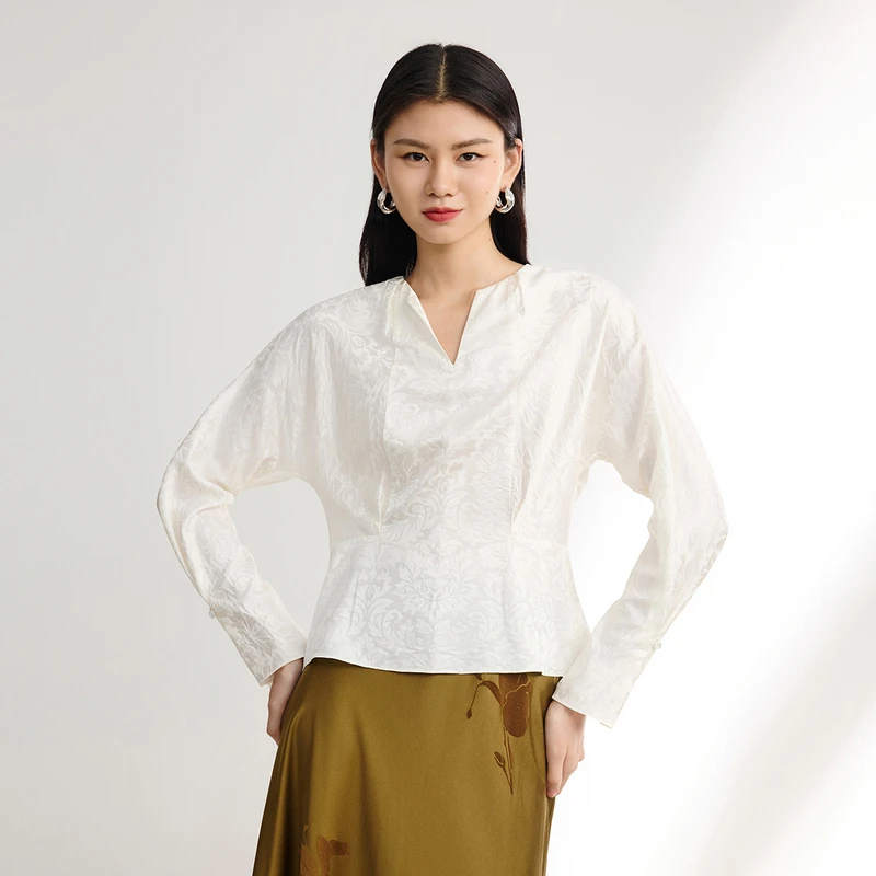 【蓝标】EP雅莹女装 含桑蚕丝提花收腰V领衬衫 新款2315A