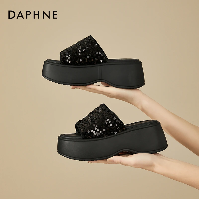 达芙妮厚底拖鞋女2025夏季新款外穿亮片松糕女鞋增高海边沙滩鞋女