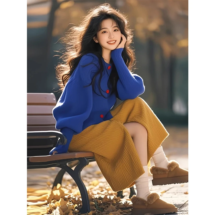 克莱因蓝针织衫毛衣慵懒高级感2024冬季气质显白独特别致上衣套装