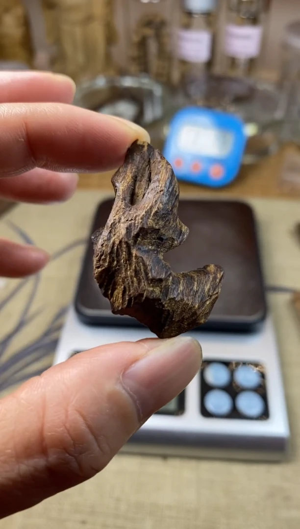 【闪购商品】沉香吊坠都彭九分3.9克