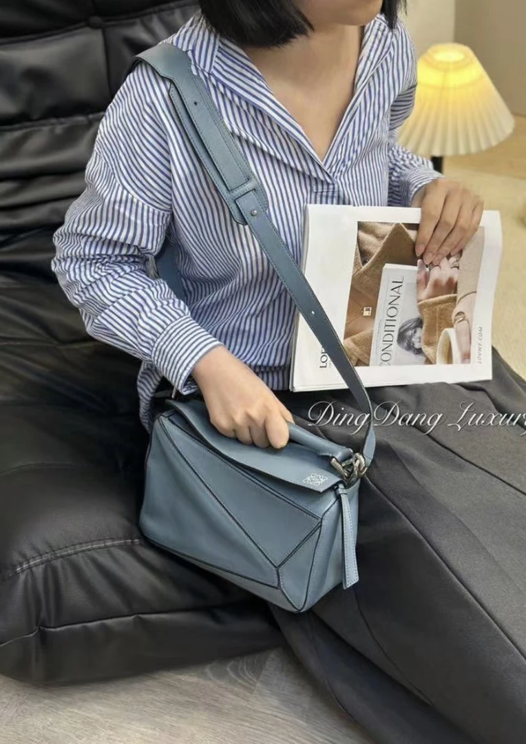 95新 LOEWE/罗意威 雾霾蓝小号puzzle手提斜挎包