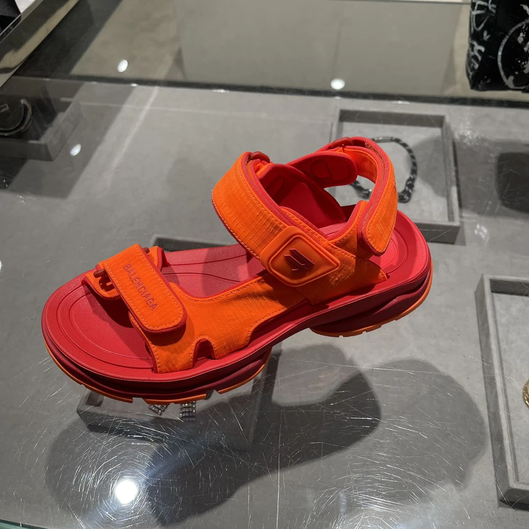 全新未使用 Balenciaga/巴黎世家 /七七/男士凉鞋