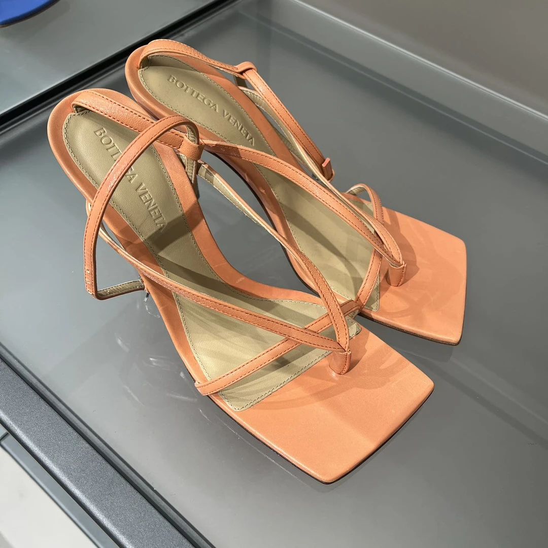 全新未使用 BOTTEGA VENETA/葆蝶家 /高跟鞋