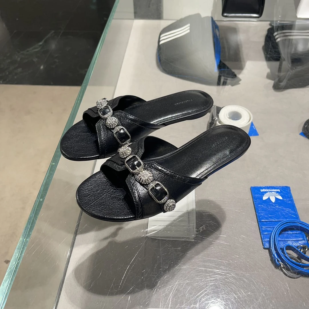全新未使用 Balenciaga/巴黎世家 /七七/拖鞋