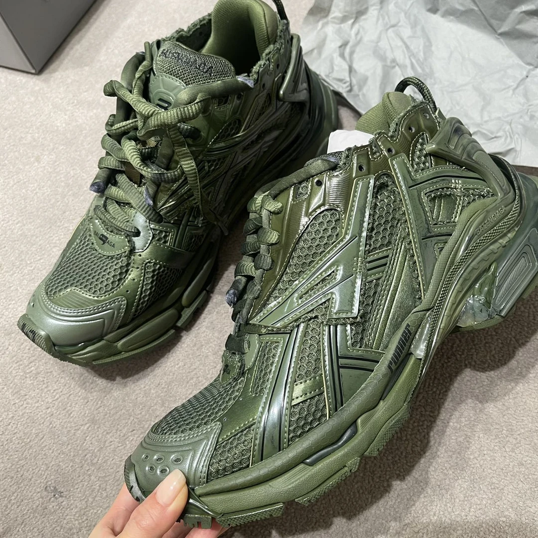 全新未使用 Balenciaga/巴黎世家 /七七/军绿色runner