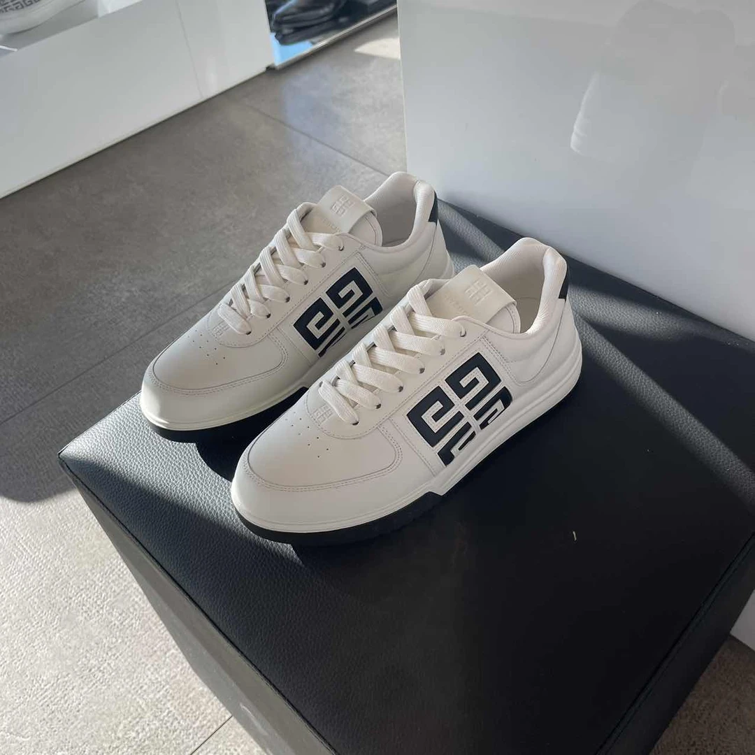 全新未使用 Givenchy/纪梵希 /七七/男士球鞋