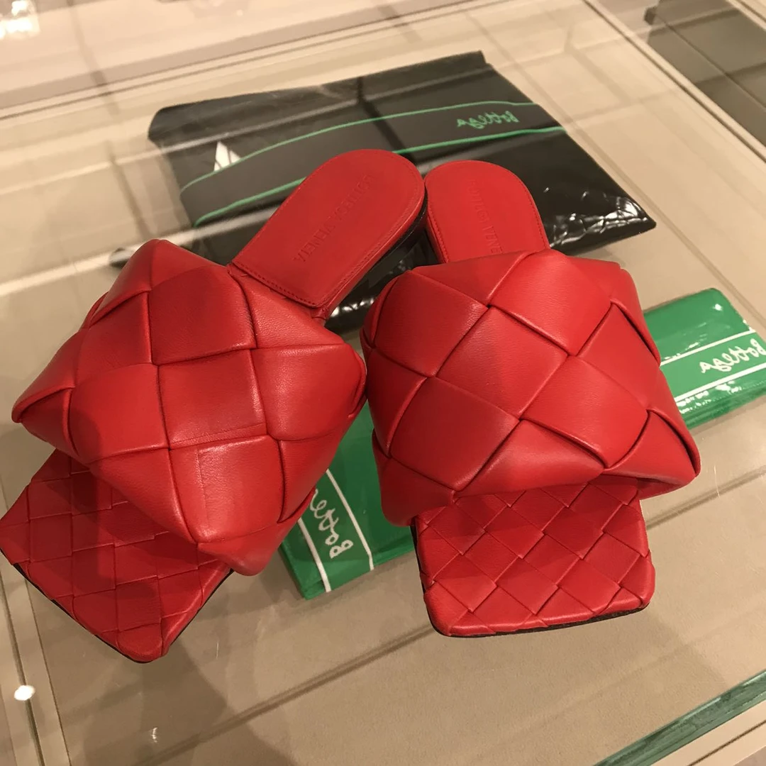 全新未使用 BOTTEGA VENETA/葆蝶家 /编织拖鞋