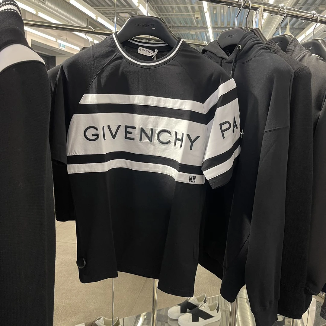 全新未使用 Givenchy/纪梵希 /七七/刺绣短袖