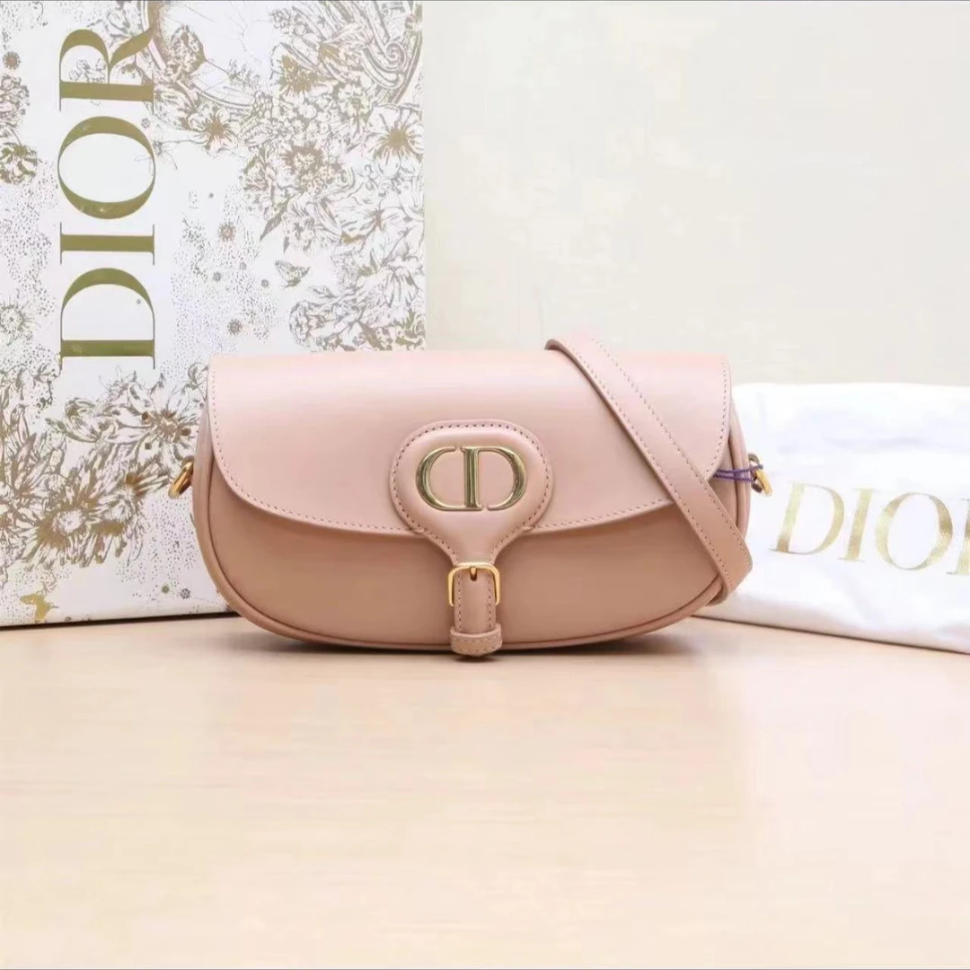95新 DIOR/迪奥 East-West系列新月包/TS017055