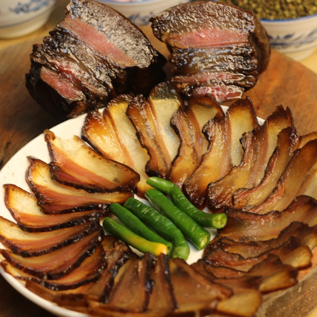 三达柏熏古法腌制粮食猪腊五花肉真空包装手工