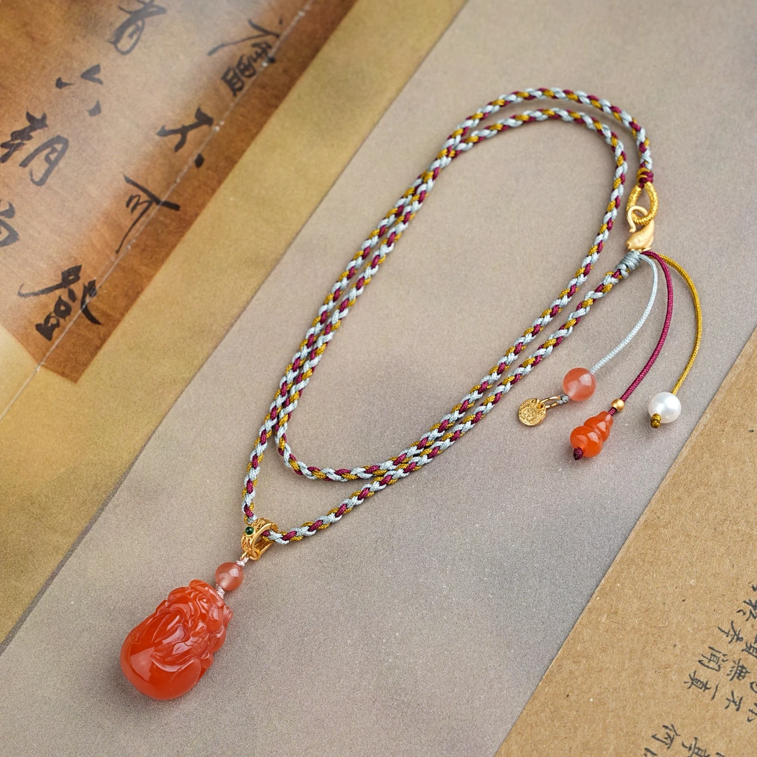 《曼妮》天然南红貔貅手工编织民族风精雕轻奢吊坠项链【多样性发货】