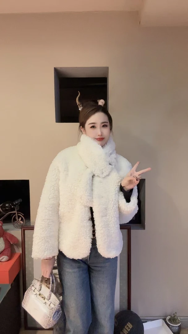 冬季新款短款围脖可拆(冬日开场)时尚宽松显瘦毛毛女款外套