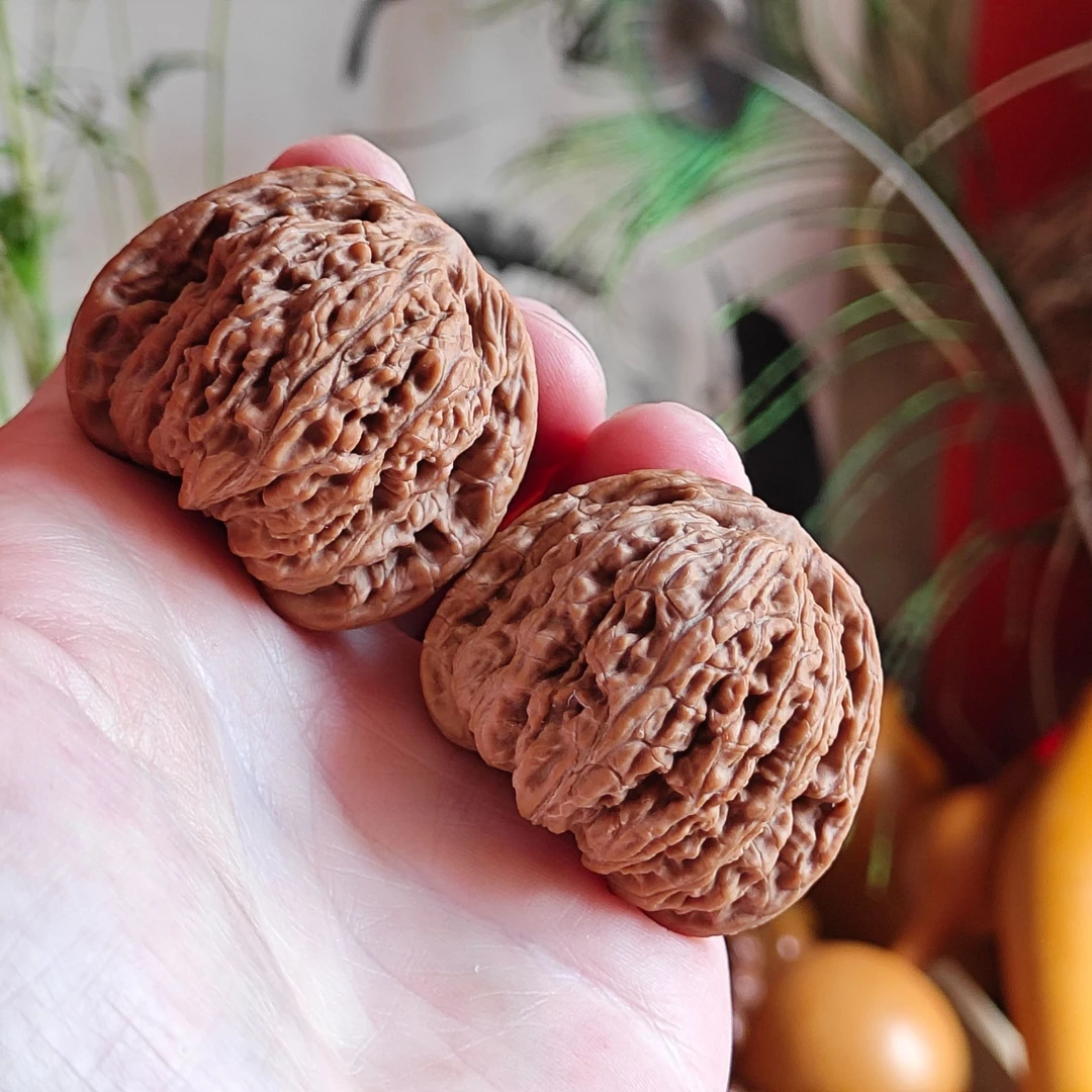 文玩核桃 密纹 边40 凹底 配对不错 盘玩手把件