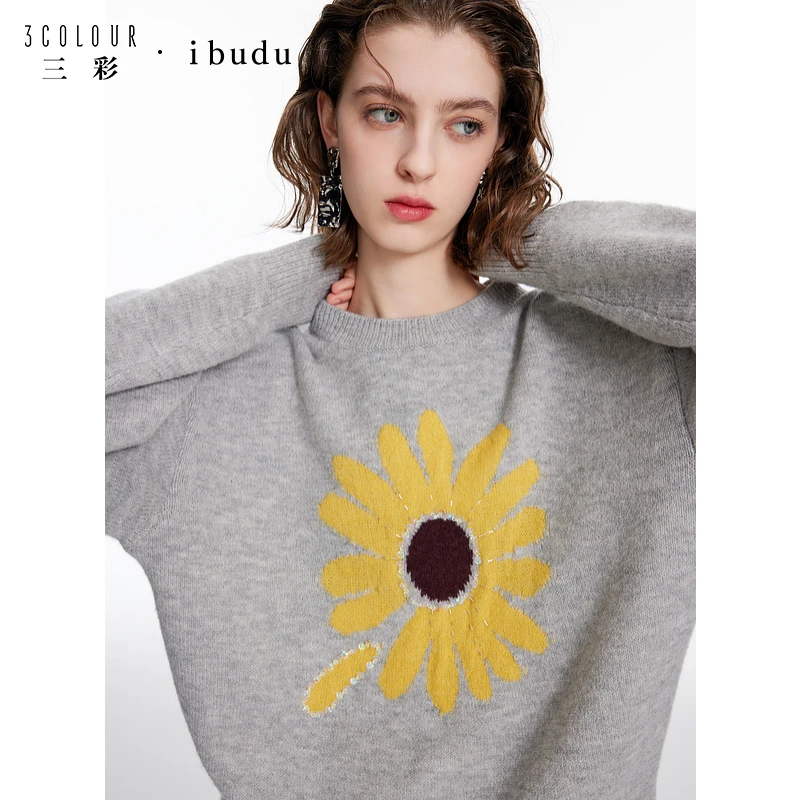 三彩ibudu2024冬季新款慵懒风亮片花朵针织衫宽松毛衣套头圆领