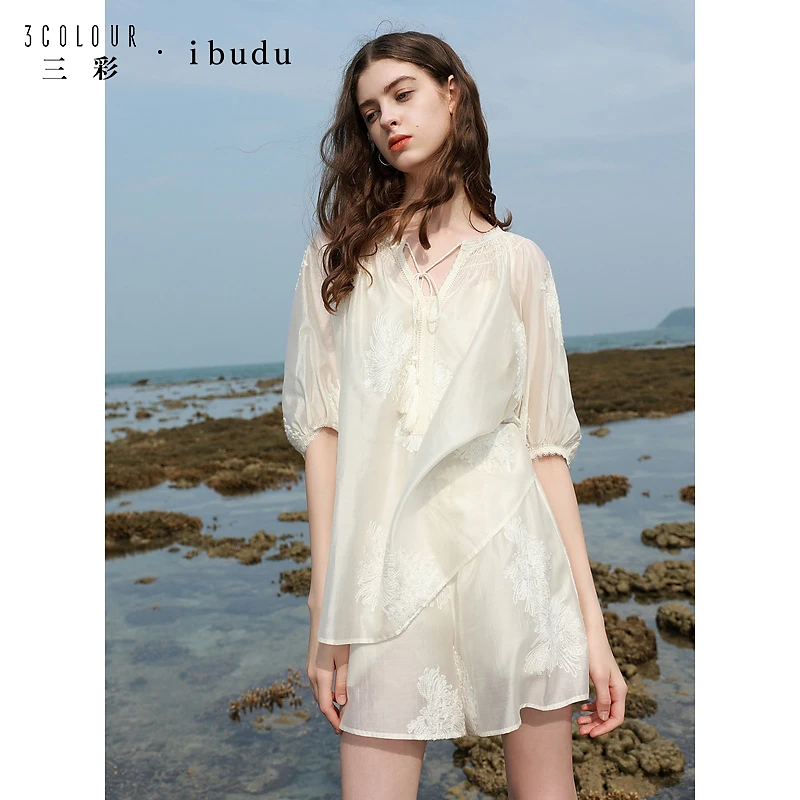 三彩ibudu2024夏季新款度假风三件套莱赛尔绣花衬衫吊带短裤套装