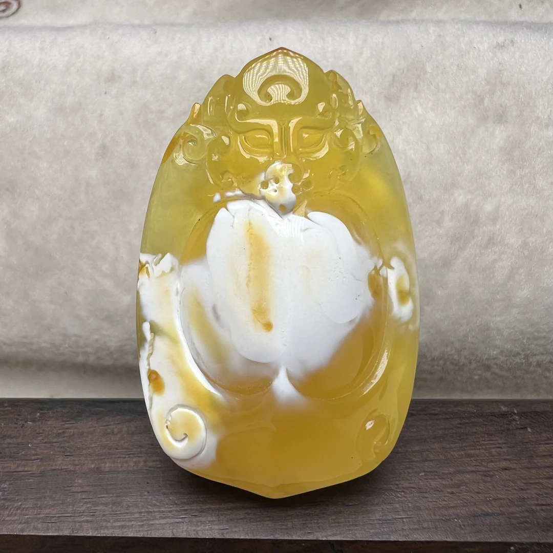 028瑞兽白蜜蜡吊坠俏色巧雕时尚百搭手工雕刻孤品精品女款仿古