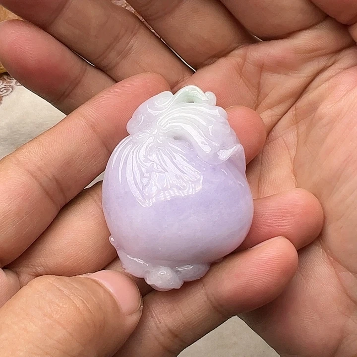 翡翠颈饰未镶嵌钱袋