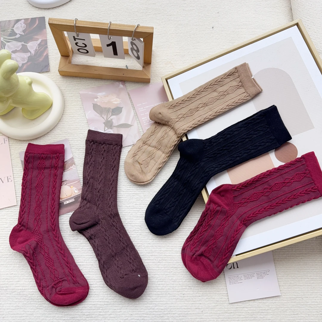 A106 五双女袜浮雕简约时尚中筒袜