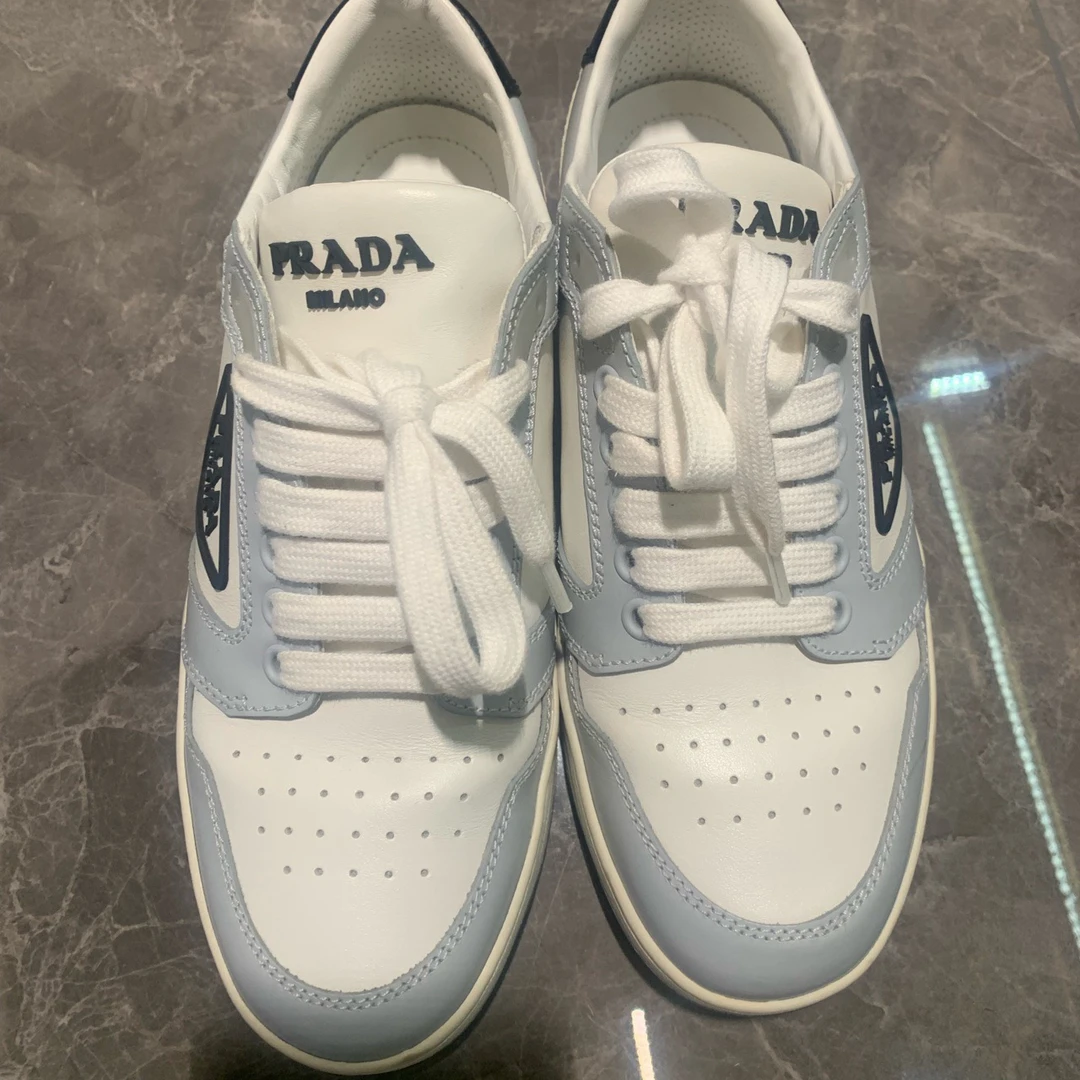 95新 Prada/普拉达 普拉达女板鞋36.5码