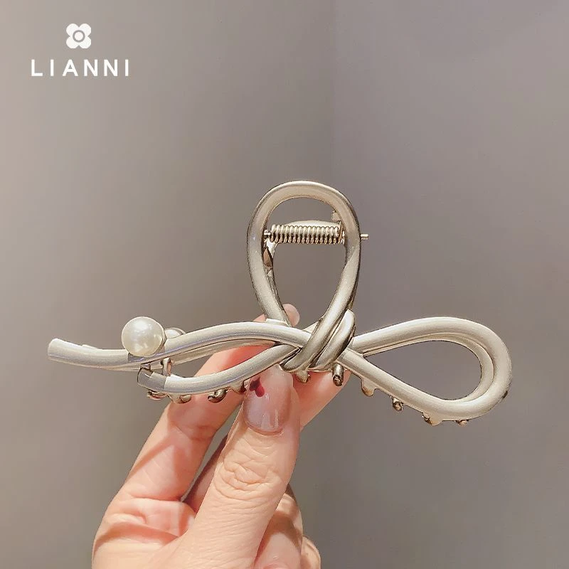 2024新款银灰蝴蝶结抓夹大号后脑勺盘发高级感优雅发夹鲨鱼夹头饰